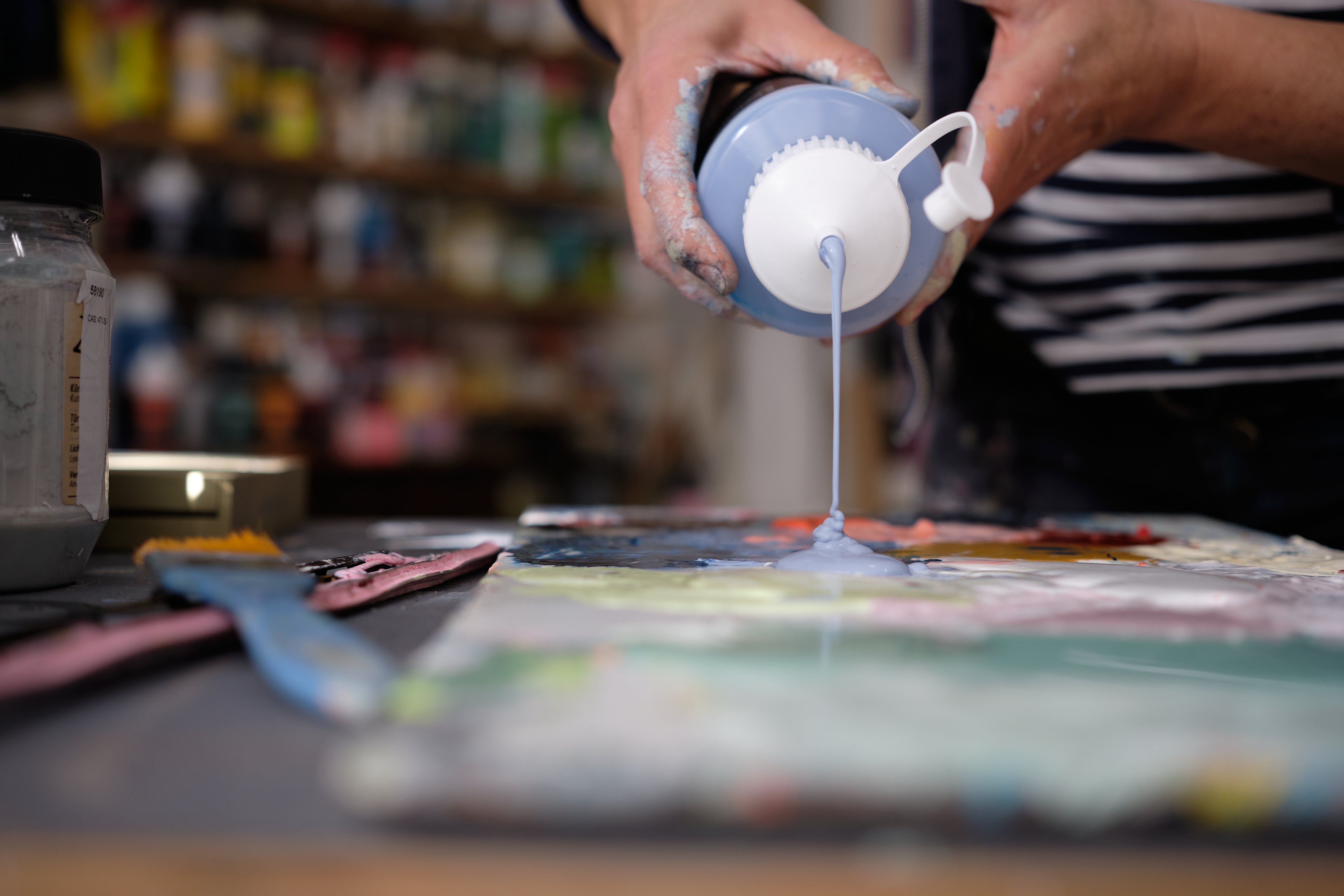 Acrylfarbe