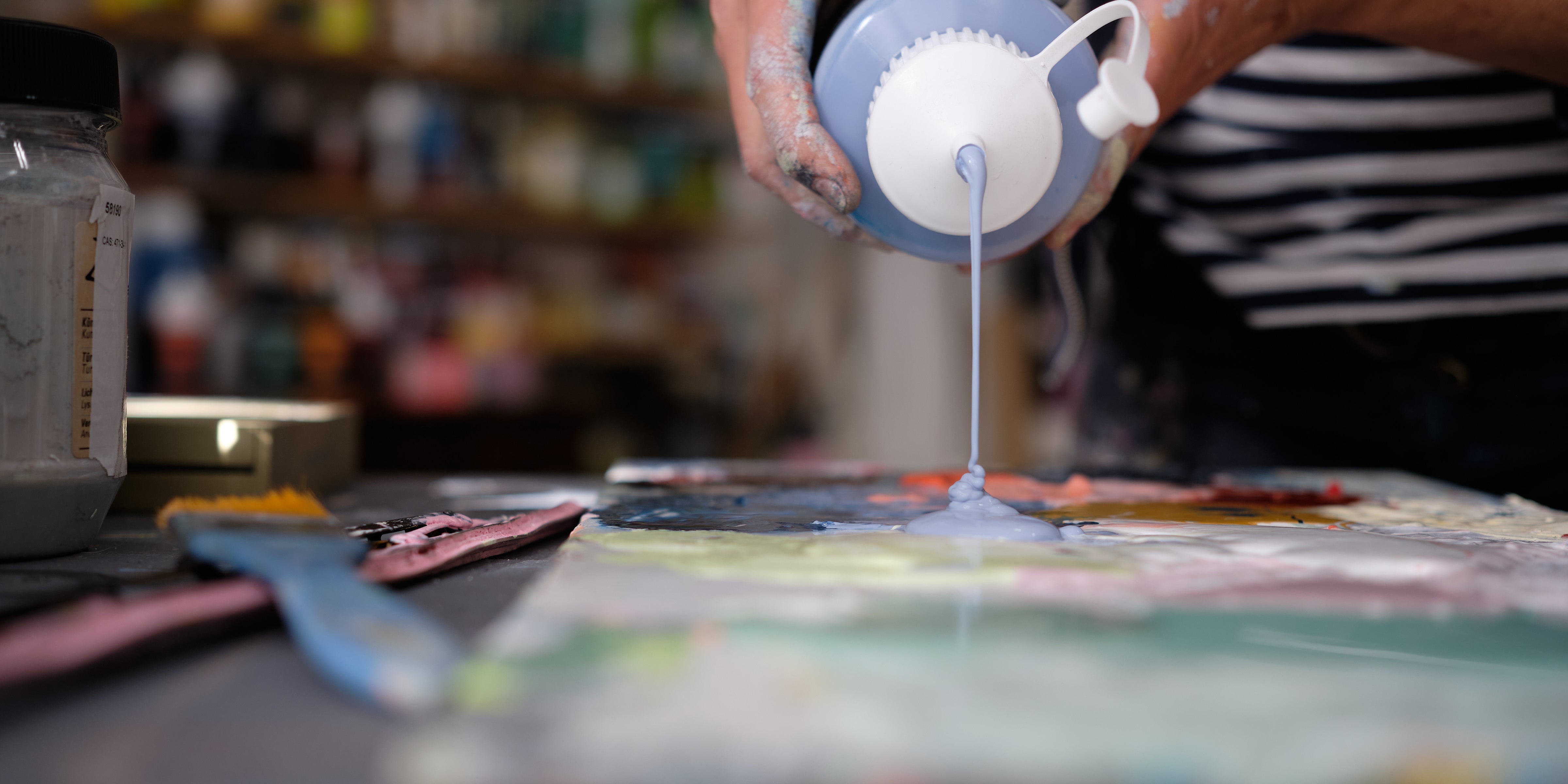 Acrylfarbe
